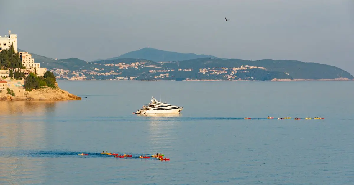 Tout savoir sur le kayak de mer : conseils et astuces