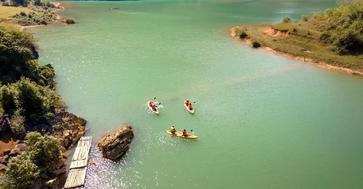 Comparer les meilleurs canoës-kayaks pour débutants